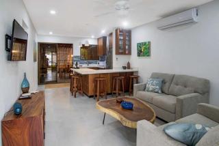 Minimalist Condo with a Beautiful New Design, Bound Patio, and Shared Community Pool - 4