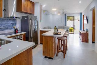 Beautifully Renovated Private Rental in the Desirable Las Palmas Community - Coco - 4