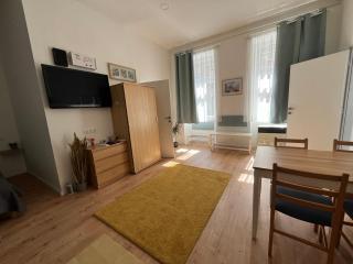 CenterPoint R7 Apartment - 3