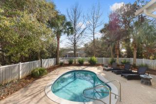 Sugar Sand Retreat – 3-Bed, 2-Bath Beach Getaway with Private Pool, Sleeps 8! - Santa Rosa Beach - 8
