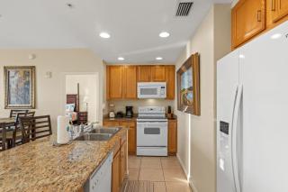 Beachfront Bliss Awaits: 2-Bed, 2-Bath Condo at Sterling Reef - Sleeps 6! - Panama City Beach - 9