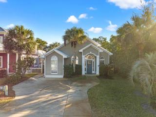 Sugar Sand Retreat – 3-Bed, 2-Bath Beach Getaway with Private Pool, Sleeps 8! - Santa Rosa Beach - 4