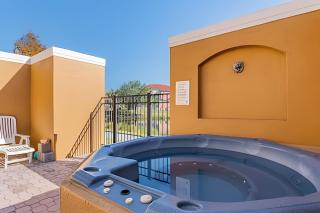 Charming 3BD/2.5BA * Jacuzzi + Lake View - Kissimmee - 0