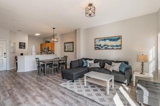 Charmosa 3Q/2.5B c/Jacuzzi * Vista Lago * - 2