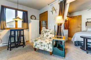 2 Mi to Lake Winnebago Studio with Private Yard! - Neenah - 3