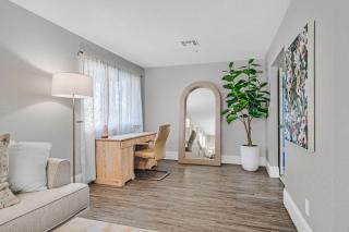 Quaint 1 Story 4BR Stay Pool Grill Scenic Deck - 4