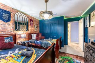 Star Wars & Harry Potter Villa with Pool & Hot Tub - 9