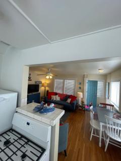 Mission Beach Cozy Hideaway - 2