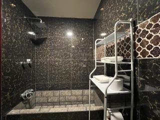 Holiday House - 3 Bedroom 3 Bathroom - Baños - 5
