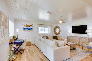 Walk to Beach Chic PCB Getaway with Yard - 6