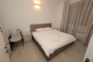 Livinn-Double Room with Shared Bathroom - Prizren - 0