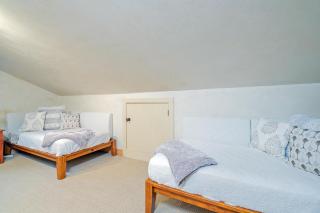 Experience mountain views in this spacious 3-bedroom Telluride Lodge #423 - 1