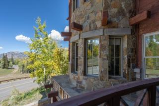 Luxury Lorian Lookout with plenty of amenities - 5