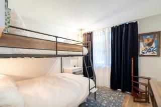 One block walk to gondola, ski lockers downstairs, River Trail close by! - 5