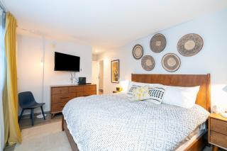 One block walk to gondola, ski lockers downstairs, River Trail close by! - 3