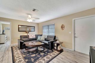 Cozy Relaxing Escape- Heated Pool Mins to Beach - Venice - 8