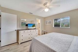 Cozy Relaxing Escape- Heated Pool Mins to Beach - Venice - 2