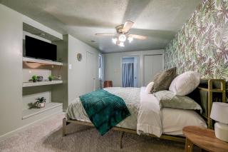 Retro! - 4BR Near Sav Airport - Bloomingdale - 7