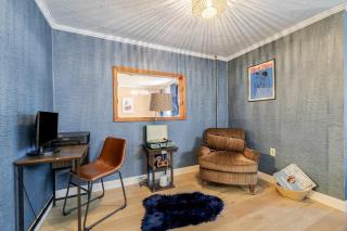 Retro! - 4BR Near Sav Airport - Bloomingdale - 1