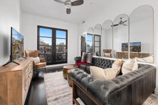 Fay Flat-Monthly Rental-Downtown High Rise Suite - 9