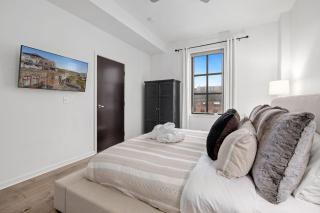Fay Flat-Monthly Rental-Downtown High Rise Suite - 7