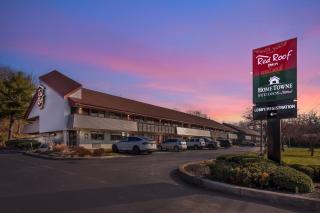 HomeTowne Studios by Red Roof Danville, PA - 7