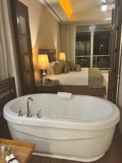 2 Bedroom Luxury Condo - 8