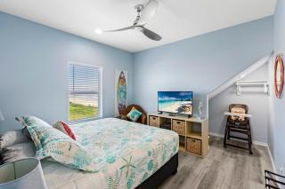 Beachfront HotTub Gameroom CargoLift - SandyCheeks - Bolivar Peninsula - 2