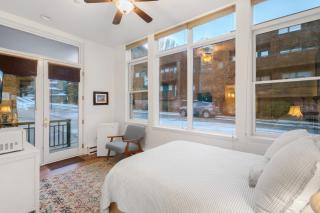 3 Bedroom 3 Bathroom Walking distance to the Gondola - 1