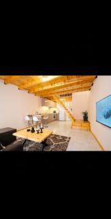 A F small maisonette - Drama - 2
