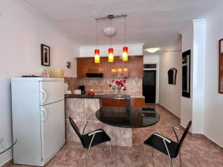 COZY APARTMENT in Sveti Stefan, Budva -green area, terrace & parking - Ðenaši - 4