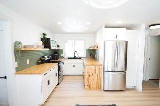 Dog Friendly Modern Home - 7