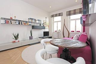 Stylish River-view Apartment - Prague - 4