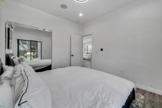 Luxury 2 separated Villa in Huntington Beach - Huntington Beach - 2