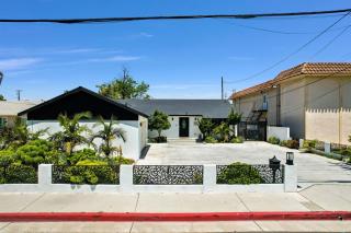 Luxury 2 separated Villa in Huntington Beach - 1