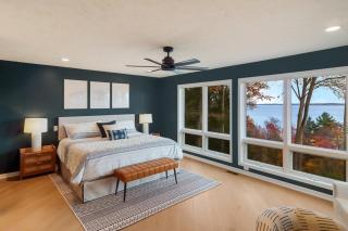 Luxury Estate Overlooking Water - 4