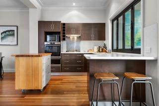 Classic Elegance on The Hill - Newcastle - 0