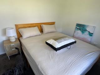 Hosts on the Coast Cooks Cottage - Whitianga - 1