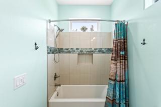 Flamingo - A Large 5BD Beachfront, Hot Tub with Indoor and Outdoor Entertainment - Bolivar Peninsula - 7