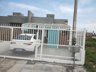 Casa com Piscina no verão e inverno sem ,vaga para carros médios leves - 3