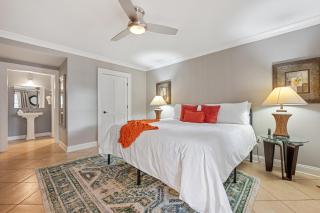 Sleeps 26! Walk To River Street-Bars-Shopping-1-5 - 5