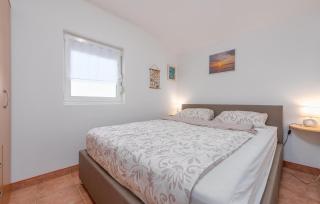 2 Bedroom Amazing Apartment In Smokvica - Smokvica - 7