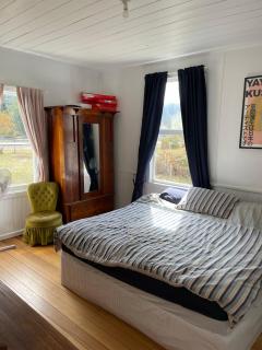 Tassie Shack - - 6