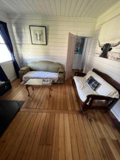 Tassie Shack - - 5