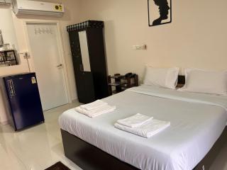 Pool View Apartment Dabolim - Marmagao - 8
