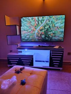 Honey Suite Two Bedroom Master & Suite Apartments - Nairobi - 5