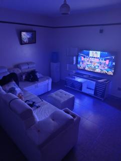 Honey Suite Two Bedroom Master & Suite Apartments - Nairobi - 9