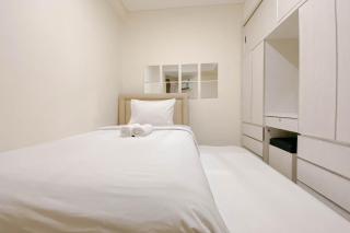 1BR with Direct Access to Pool at Parahyangan Residence Apartment By Travelio - 8
