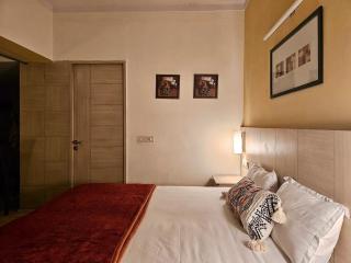 Elevated Escape Apartment - Ghaziabad - 5
