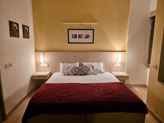 Elevated Escape Apartment - Ghaziabad - 0